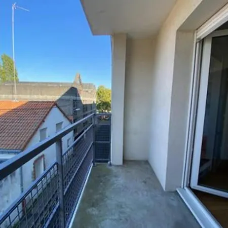 Apartment With Balcony For 4 Nantes