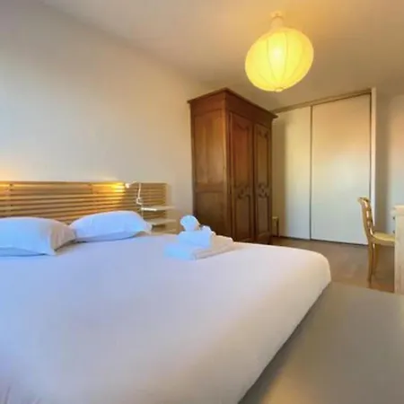 Apartment With Balcony For 4