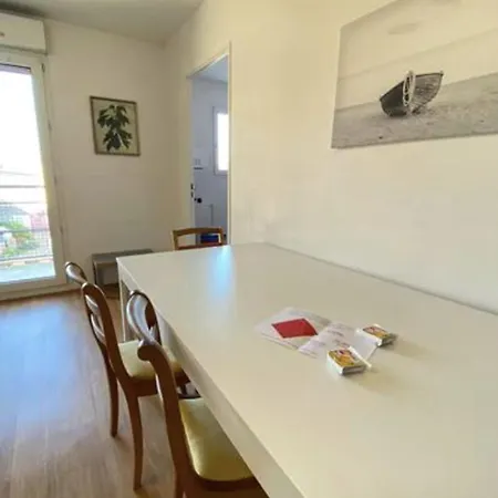 With Balcony For 4 Appartement *